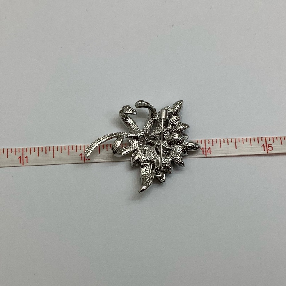Black/Dark Gray Flower Bouquet Brooch - Picture 5 of 6